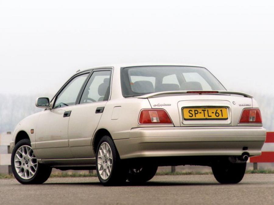  Daihatsu Applause 1997 года  (EU) (фото 2 из 3)